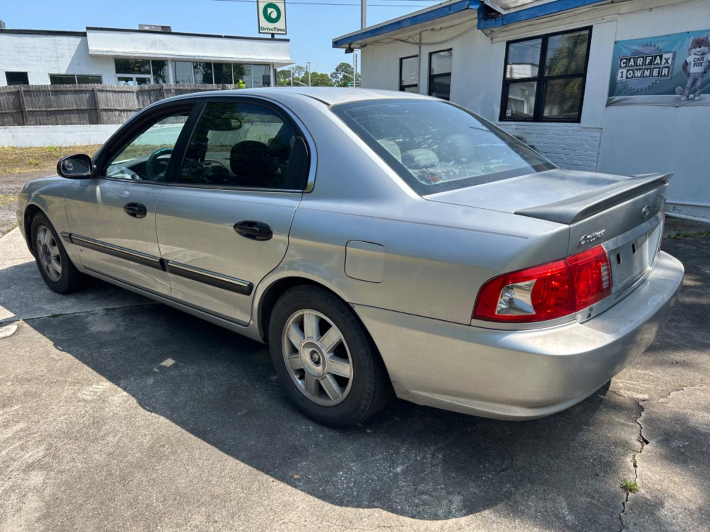 2004 Kia Optima (KNAGD126945) , located at 1758 Cassat Ave., Jacksonville, FL, 32210, (904) 384-2799, 30.286720, -81.730652 - $3500.00----------2004 KIA OPTIMA LX 129,627 MILES EXTRA CLEAN ICE-COLD AIR CONDITIONING 4-DOOR SUNROOF ALLOYS SPOILER RUNS GREAT ASK ABOUT 50/50 BHPH FINANCING FOR THIS VEHICLE CALL US NOW @ 904-384-2799 - Photo#4
